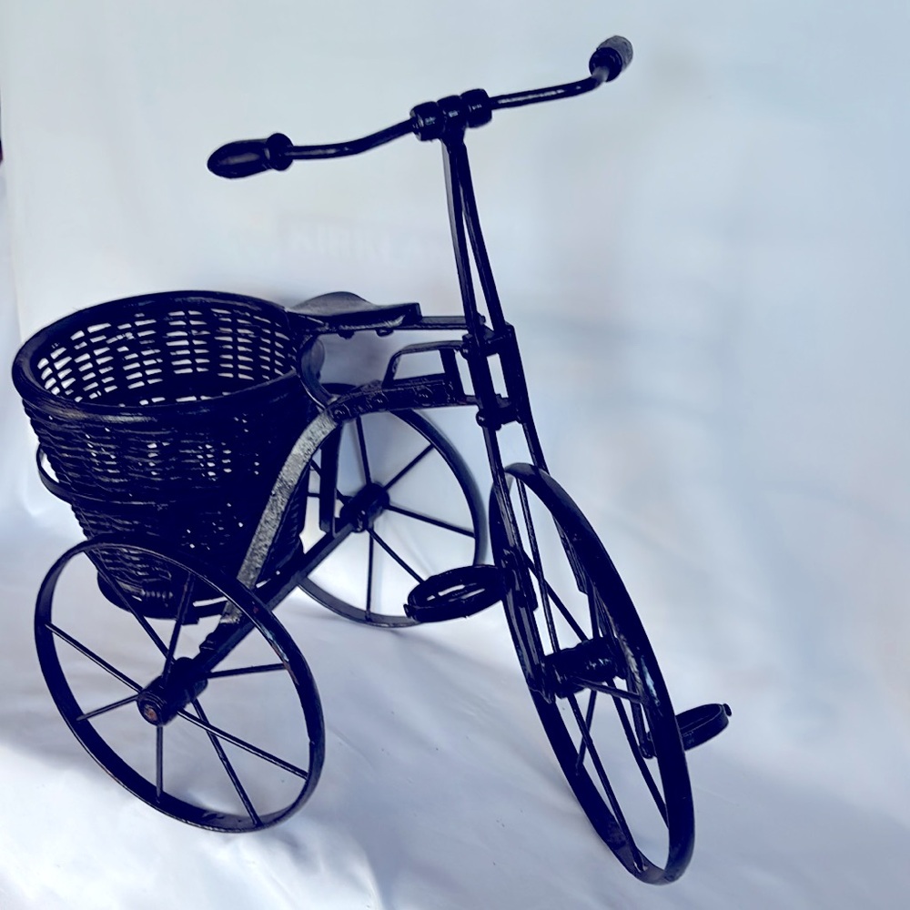 Vintage Black Metal & Wood Tricycle Bicycle Wicker Basket Metal Tricycle Planter - Picture 9 of 15